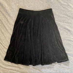 Vintage Above-the Knee Full Black Textured Skirt